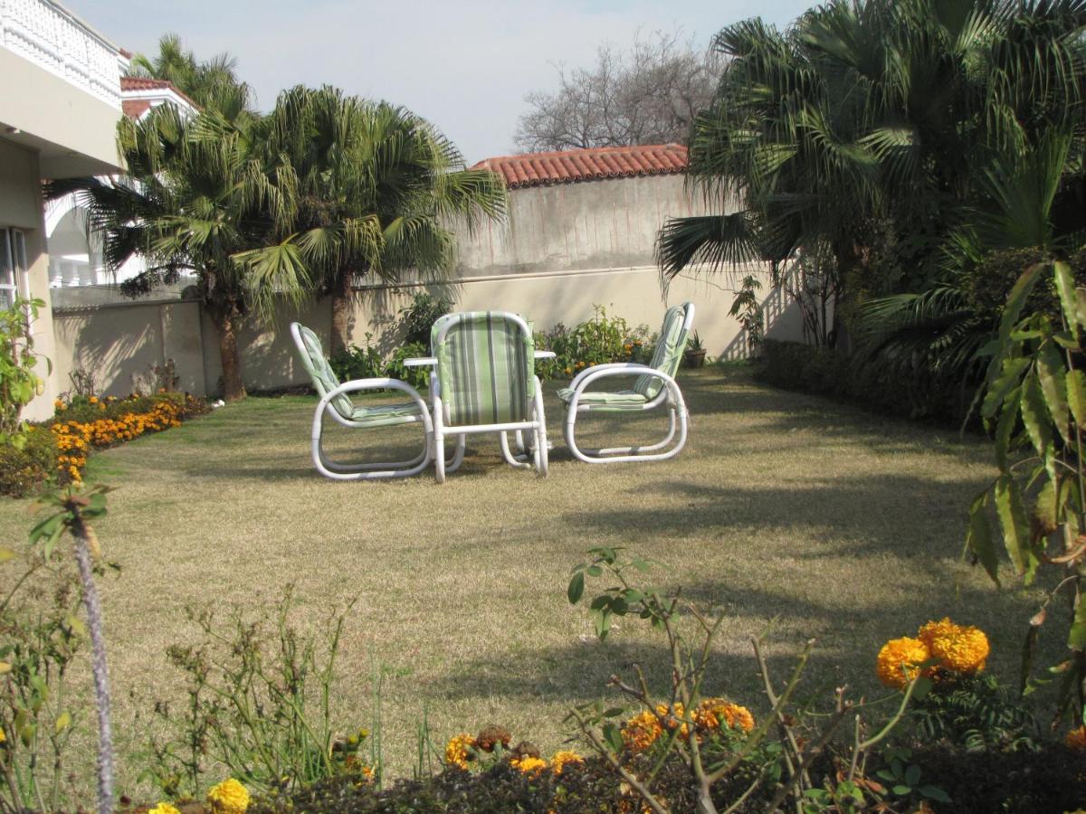 New Shelton Guest House Islamabad Exterior foto